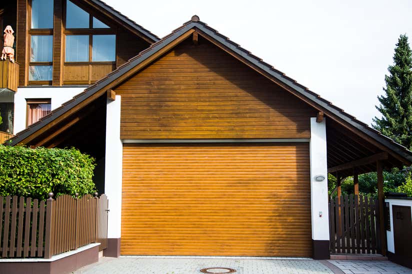 5 idées de porte de garage pour protéger votre voiture et votre maison